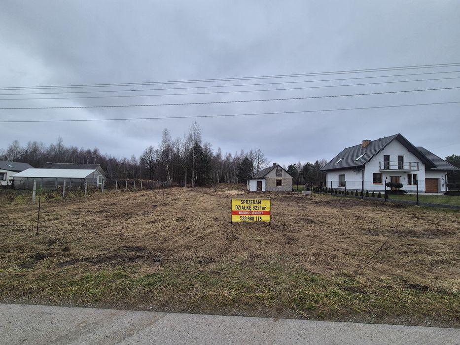 Działka budowlana (WZ bezterminowe) z mediami + las! Pow.8221m2