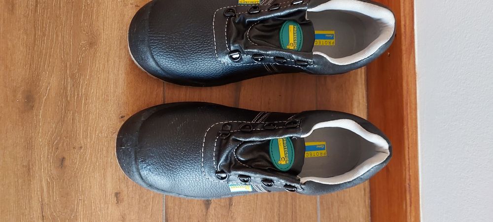 Sapatos de biqueira aço