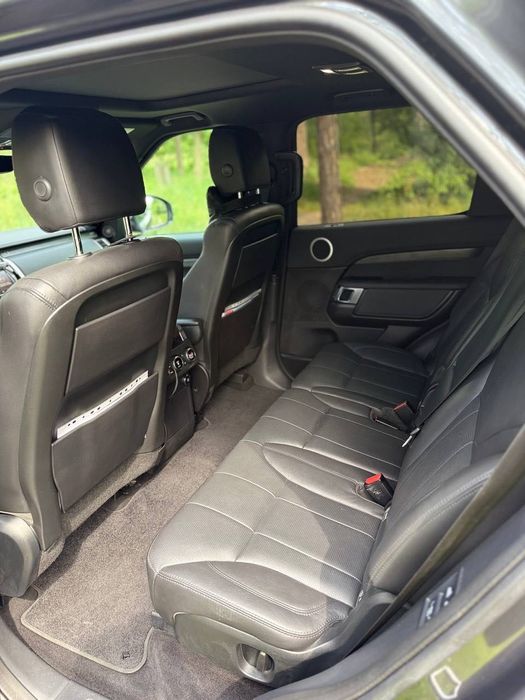 Land Rover Discovery 5