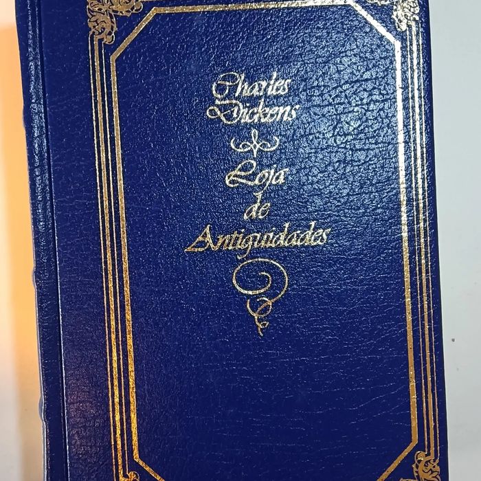 A loja de Antiguidades de Charles Dickens (II tomos)