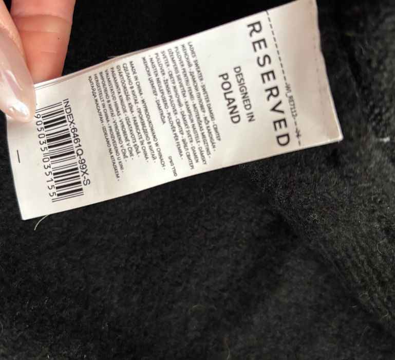 Czarny sweter Reserved