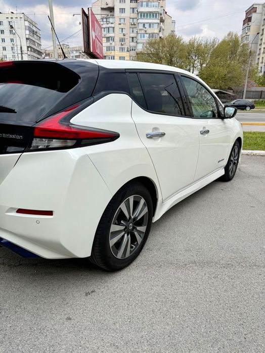 Продам своє авто Nissan Leaf 2 40кВт