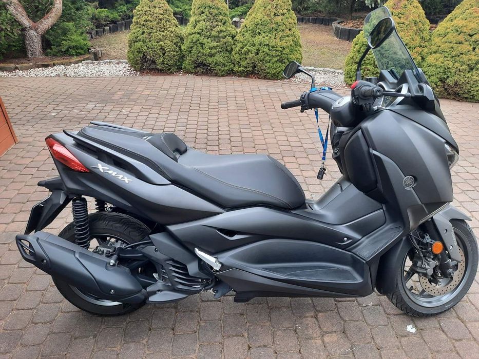 Skuter Yamaha X-Max 2023r.