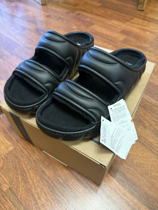 Шльопанці Crocs Classic Cozzzy Overpuff Sandal black, крокси, шлепанцы