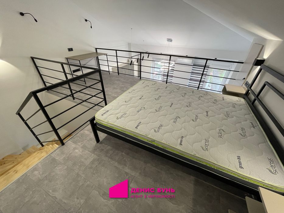 Продам стильную, двухуровневую квартиру в центре города