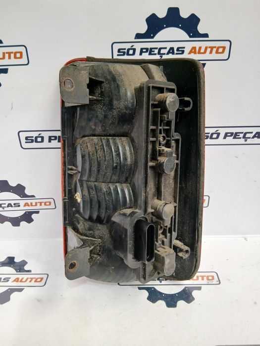FAROLIM ESQUERDO CINZA VOLKSWAGEN CADDY 1.9TDI ANO: 2005