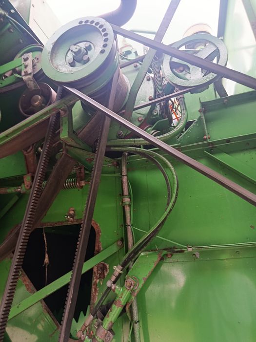 Комбайн John Deere 1042