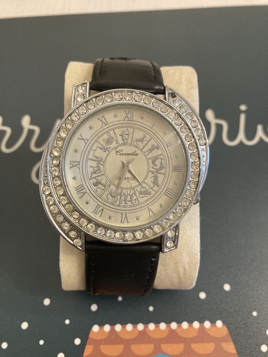 Czarny damski zegarek