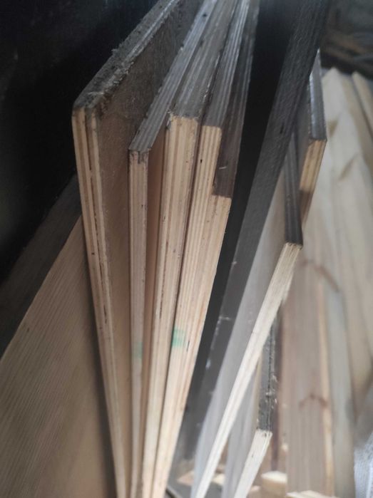 Продам двері міжкімнатні та фанеру.