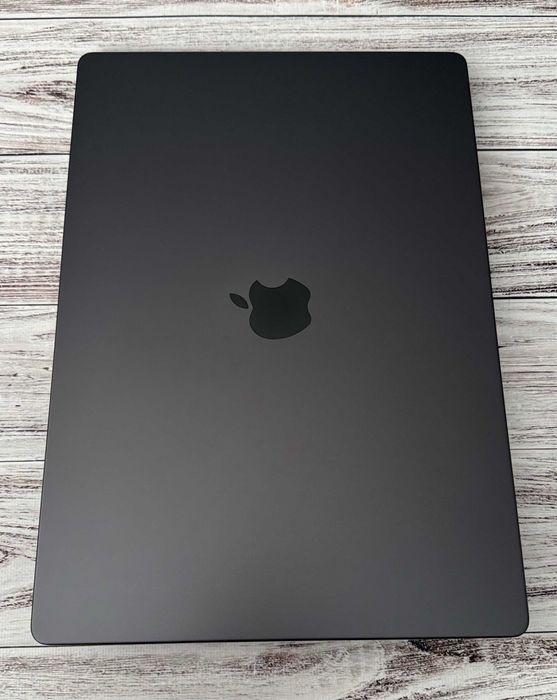 Macbook Pro 16" 2024 M4 Pro / 24Gb / SSD 512Gb Space Black