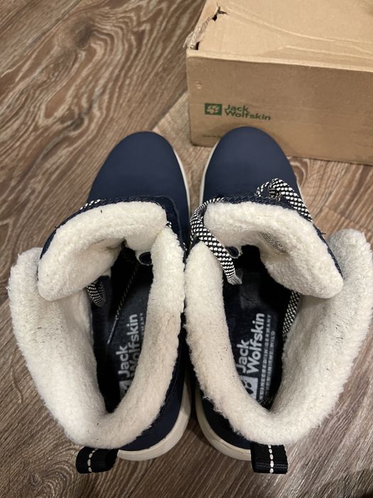 Жіночі зимові ботінки