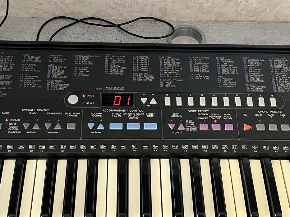 YAMAHA psr-210+ подставка для нот в хорошем визуальном состояние