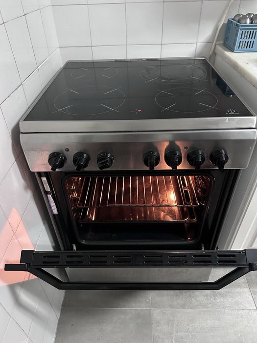 Fogão elétrico indesit