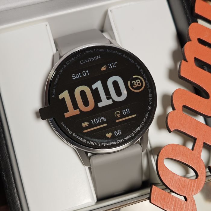 Garmin Venu 4 - 45 mm Silver 010-03014-01