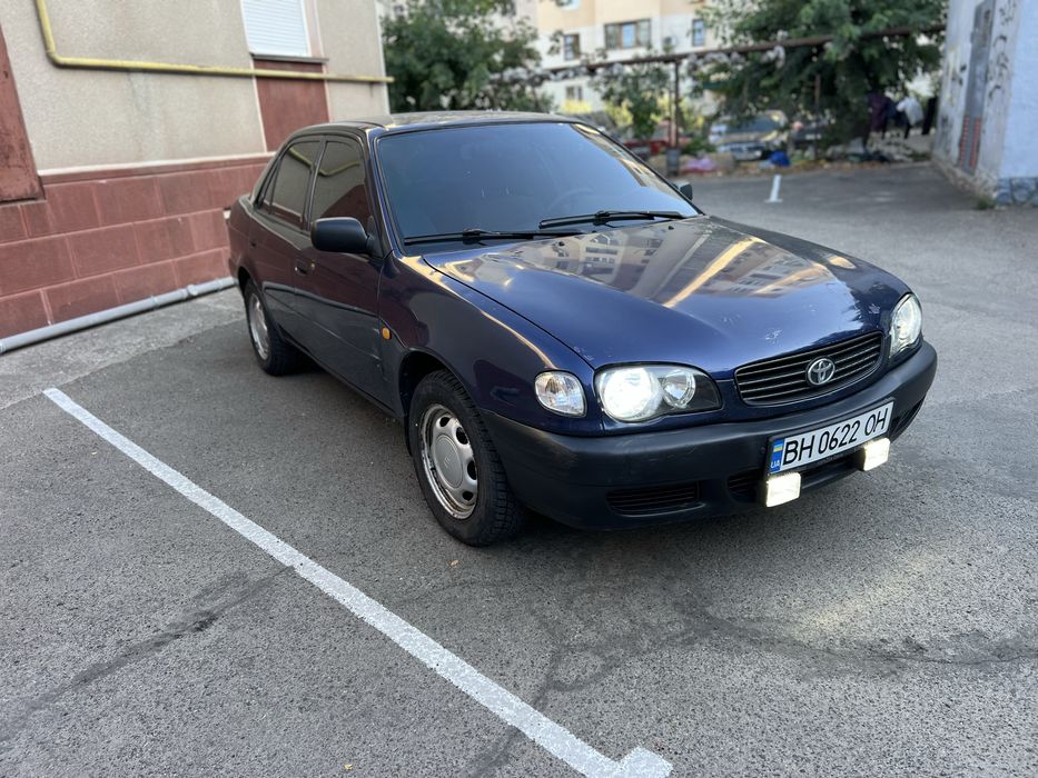 Продам Toyota Corolla 2000г 1.4 бензин 98 л.с