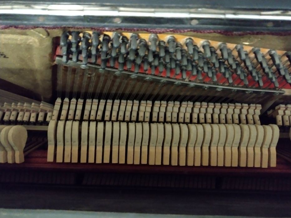 Продається пианино Кузбасс