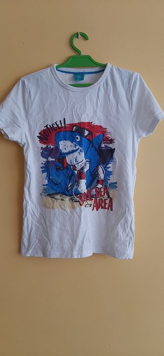 Bluzka t-shirt z rekinem rozm 134