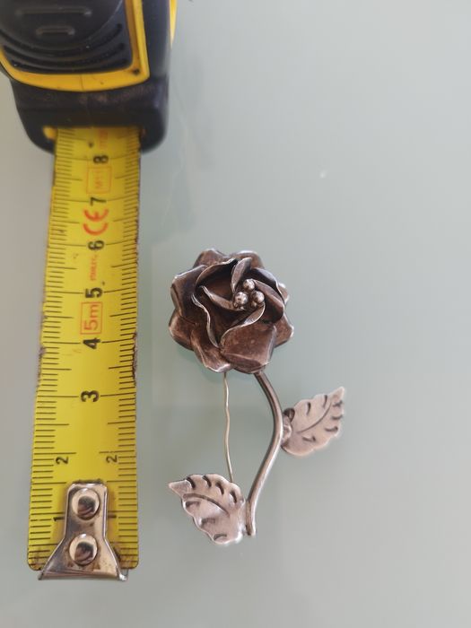 Lindo broche de prata Estado muito bom