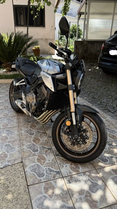 Honda CB650R | Março de 2022 | Apenas 7.526 km (70kw de livrete)