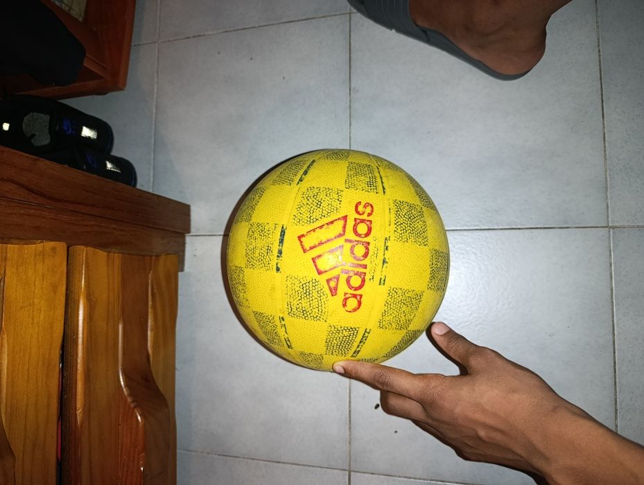 Bola de basquete adidas