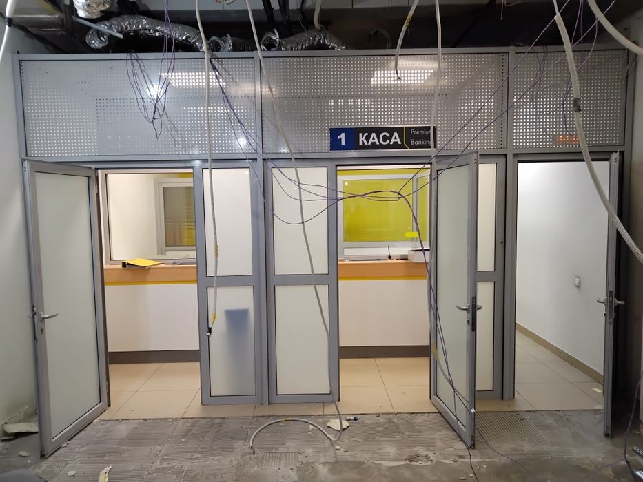 Бронированные кабинки под обмен валют и ломбард