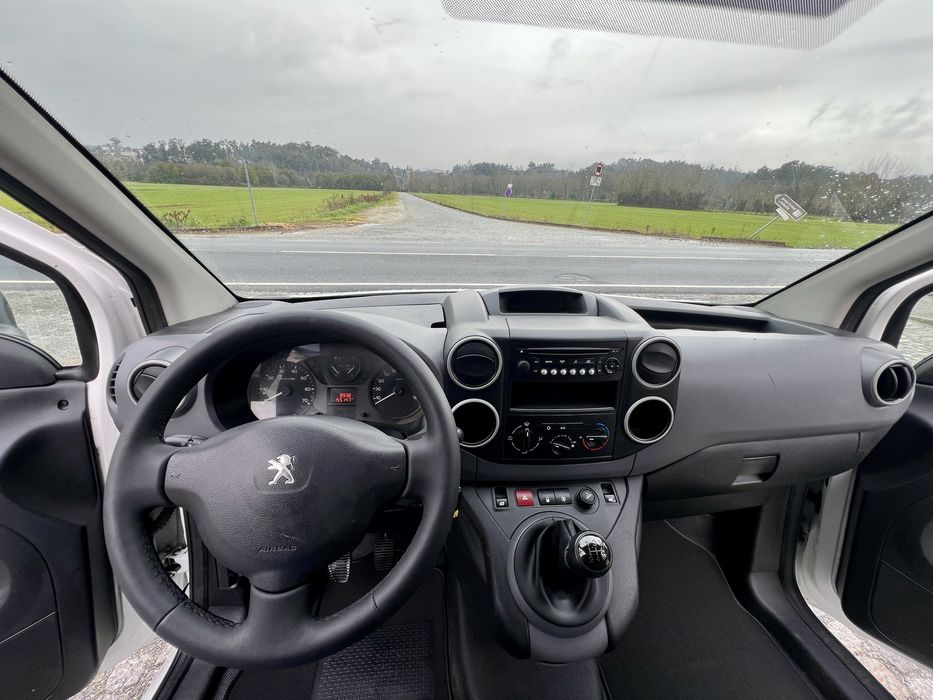 Peugeot Partner 1.6 Hdi 154.000 kms Como nova