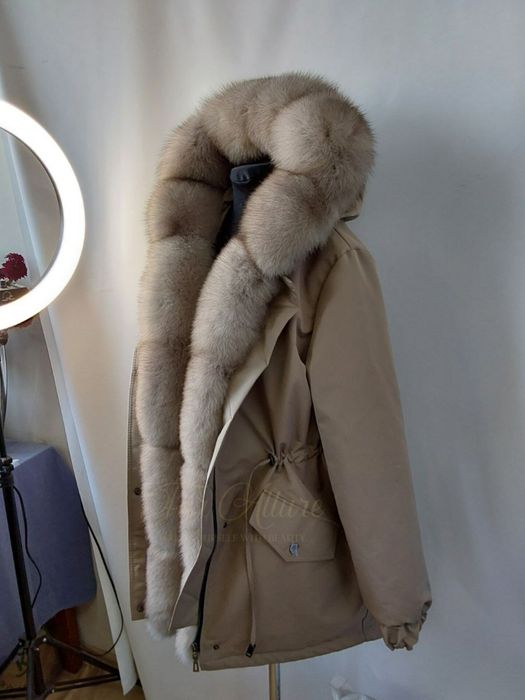 Жіноча зимова бежева парка з натуральним хутром песця. 42-60 рр