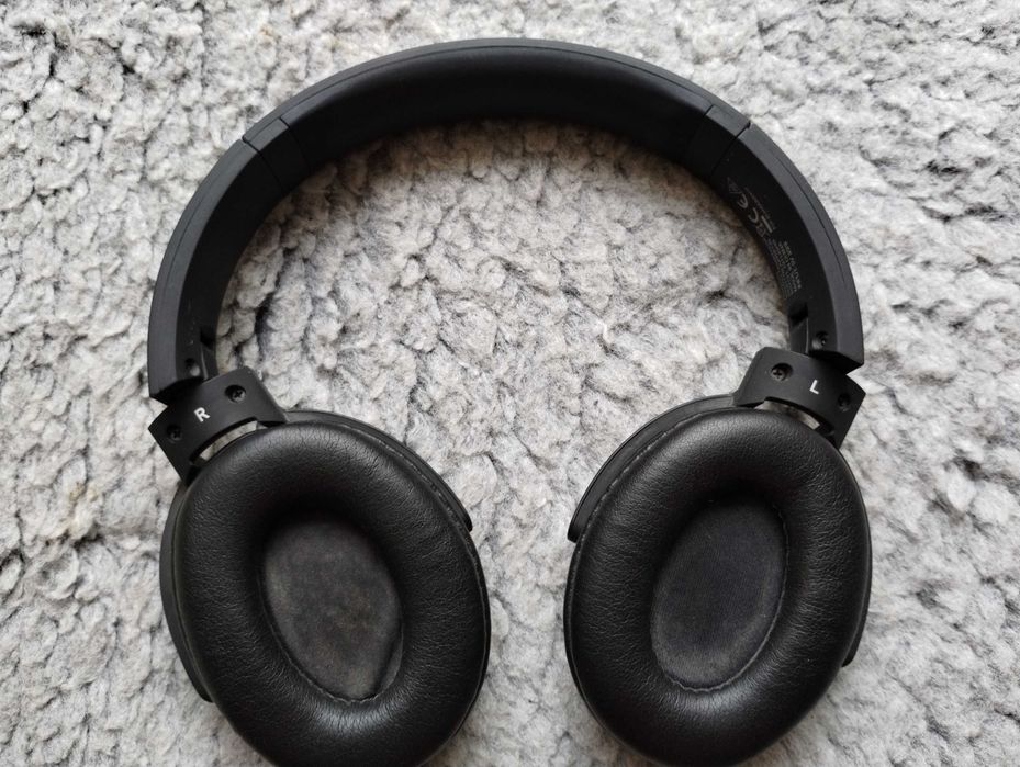 Słuchawki z Bluetooth, na kartę + radio