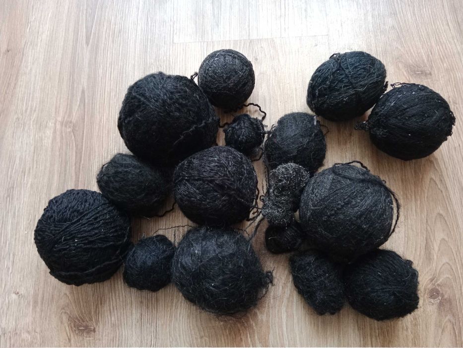 566 gr zestaw czarna MIX wełna włóczka