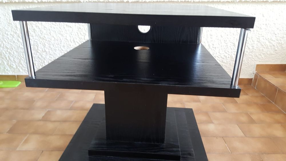 Mesa para tv como nova