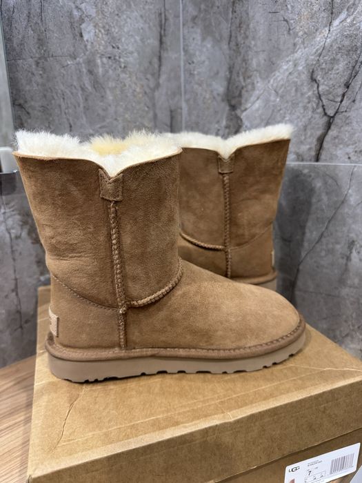 Угги жіночі нові 39р. ugg bailey button II che1016226