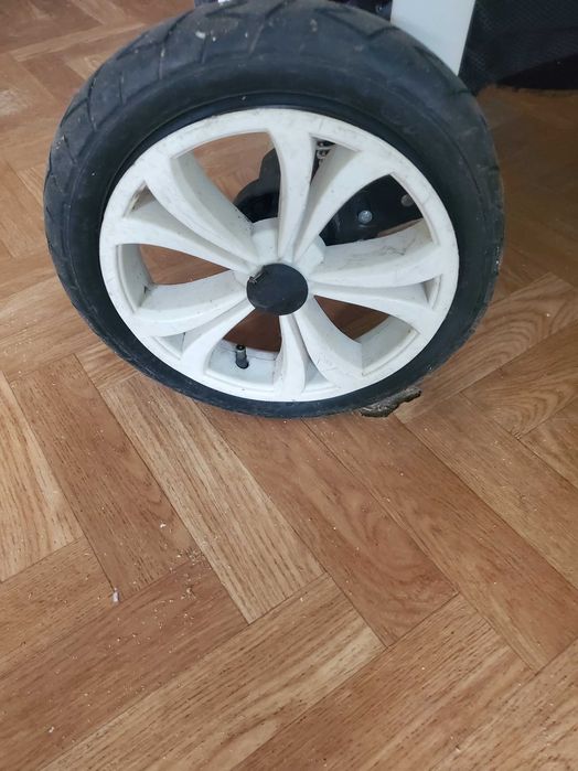 Продам  коляску 2 в 1 KARRERA
