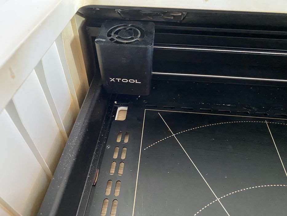 Ploter laserowy xTool M1 + Podwyższenie + Plaster miodu | Stan BDB, komplet!