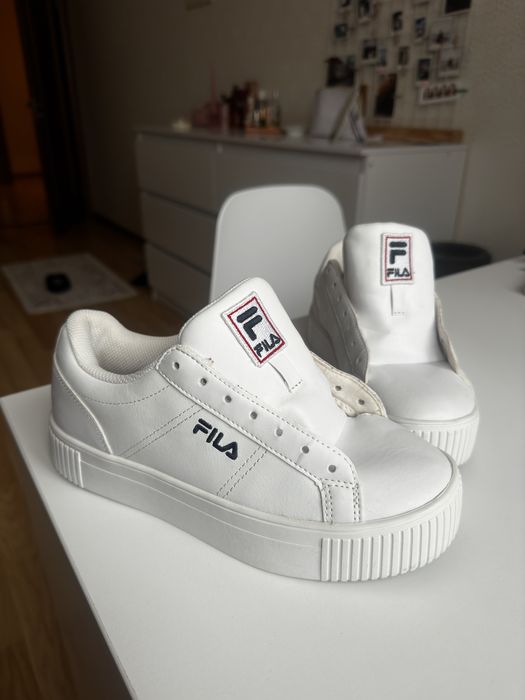 Жіночіі кеди Fila білого кольору 38 розмір