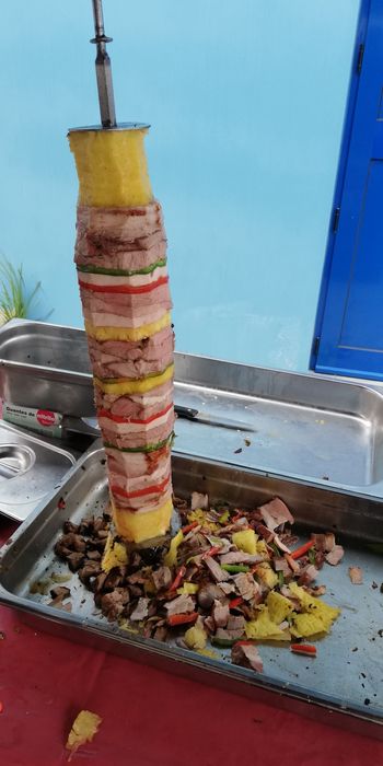 Porco no espeto e mega espetada mista