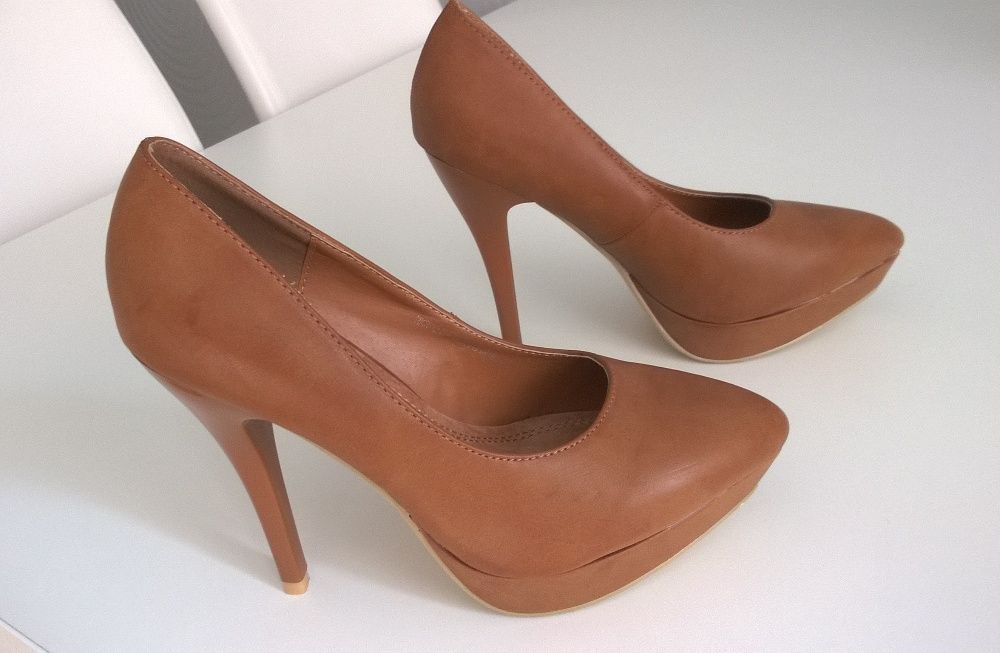 NOWE karmeLOVE- roz. 38