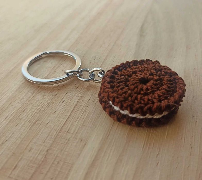 Porta-chaves Bolacha Oreo em Croché