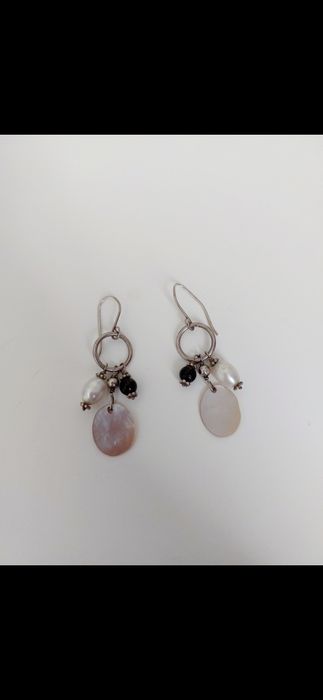 Brincos médios pedra