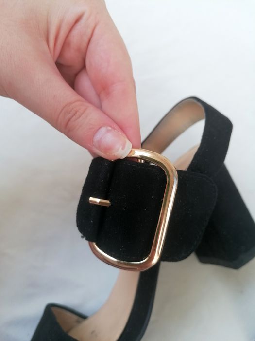 Sandálias Pretas com Salto