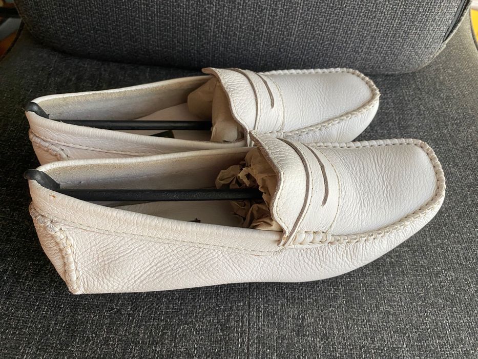 Sapato Mocassim em pele genuína brancos nº35-36