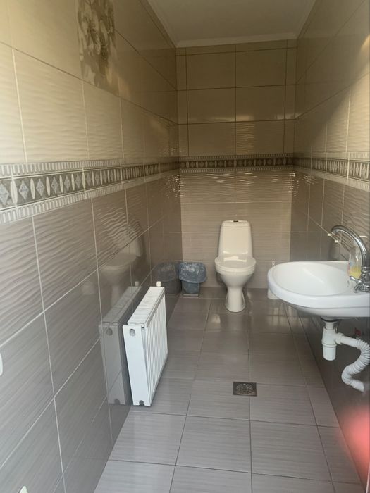 Продаж комерційного обʼєкта 1100 м² + 40 соток землі ЗВЯГЕЛЬ