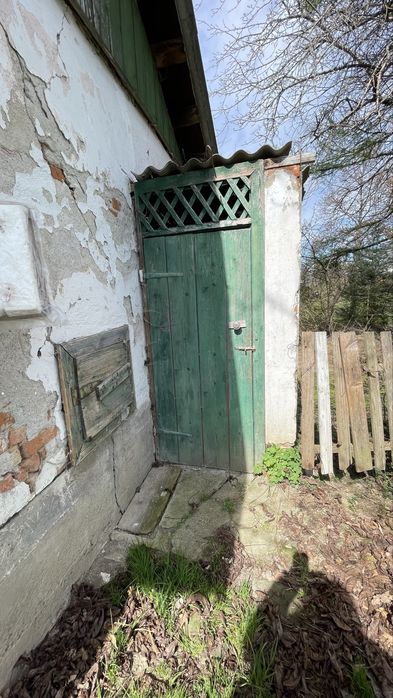 Продається цегляний будинок з комунікаціями