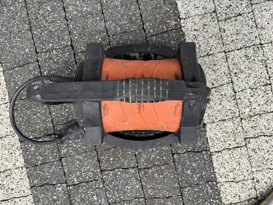 Wibrator do betonu wraz z buławą wibrująca