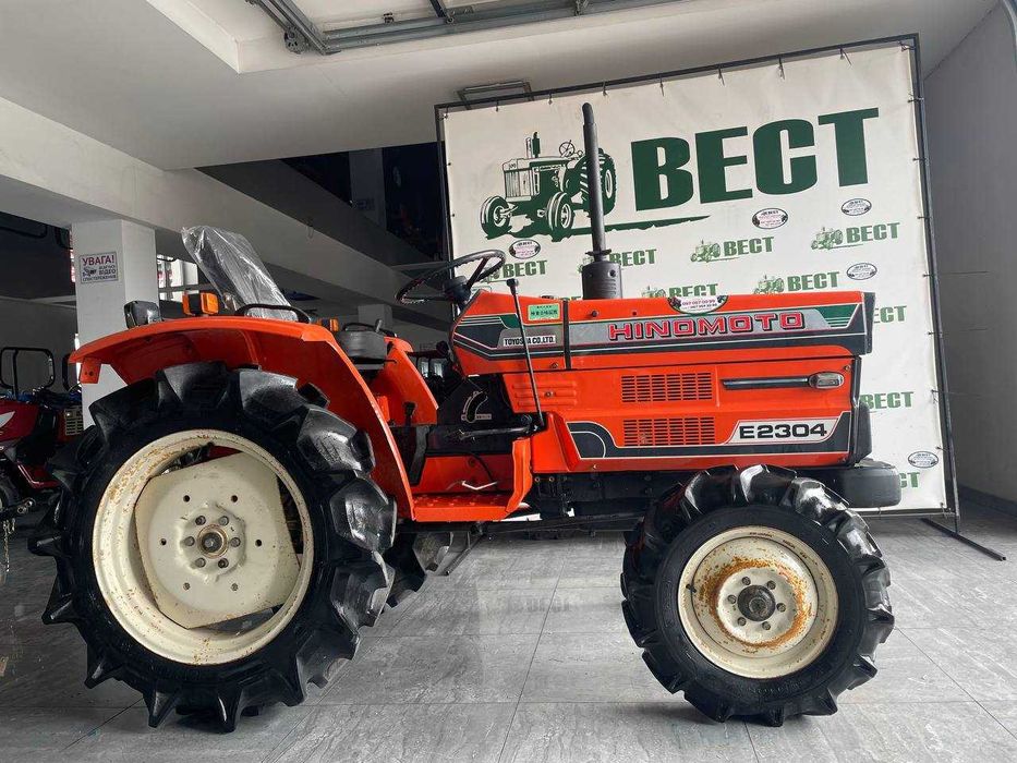 Hinomoto E2304 Японський трактор