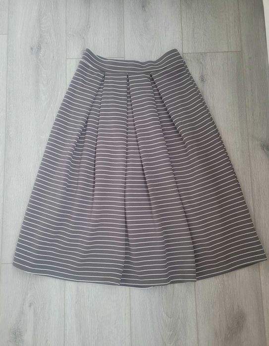 Продам ошатну жіночу спідницю, р.S-M, Miss Selfridge
Miss Selfridge