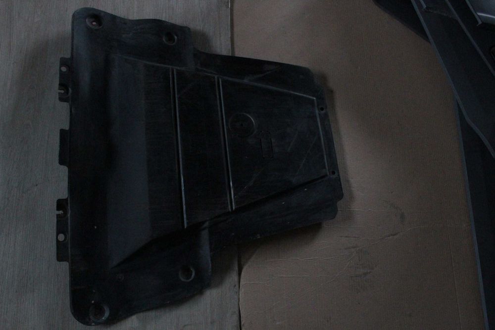 Захист двигуна (оригінал, б/в) для Renault Kangoo 2