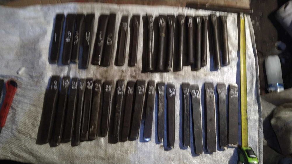 Зубила епохи СССР довжиною від 18 до 21 см вагою до 1 кг.