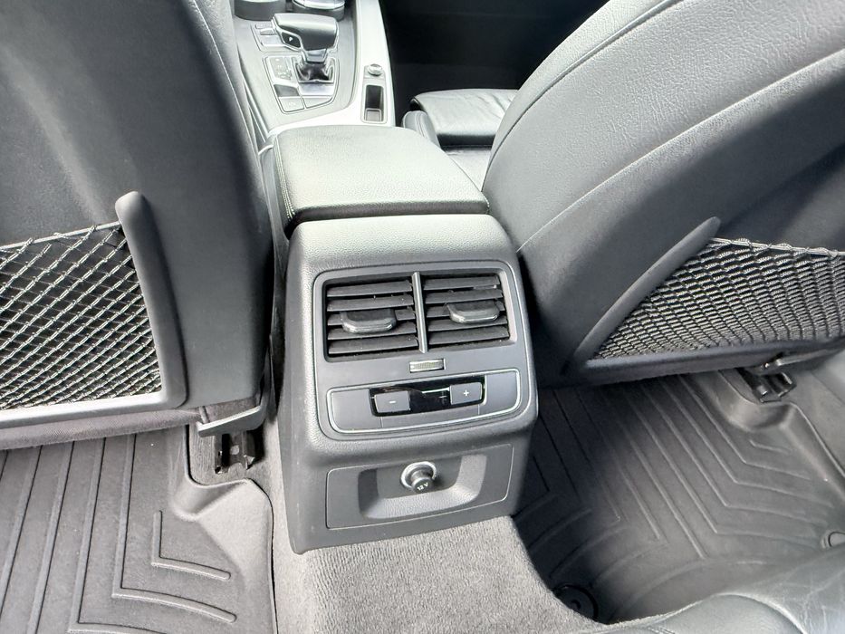 Продам власний автомобіль  Audi A4 b9