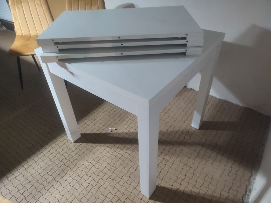 Stół rozkładany spory