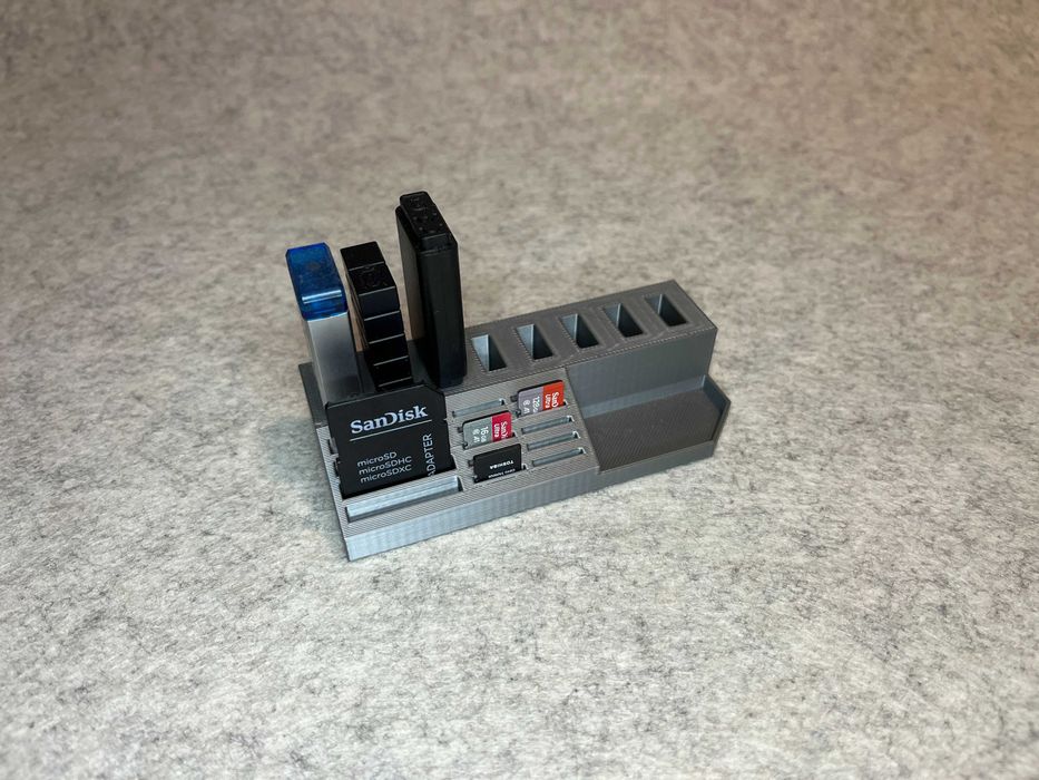 Stojak na karty pamięci SD, MicroSD oraz pendrive